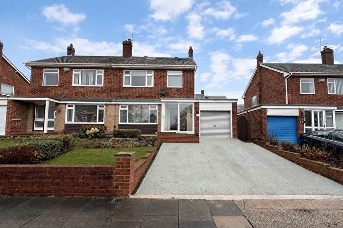 3 Bedroom Semi Detached House For Sale In Horsham Gardens, Sunderland, SR3
