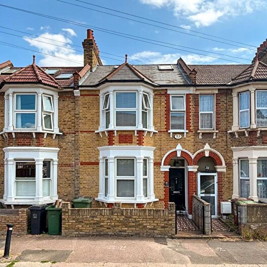 5 Bedroom Terraced House For Sale In Rathfern Road, London, SE6