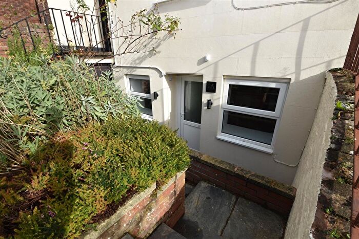 2 Bedroom Flat To Rent In Grosvenor Place, Exeter, EX1