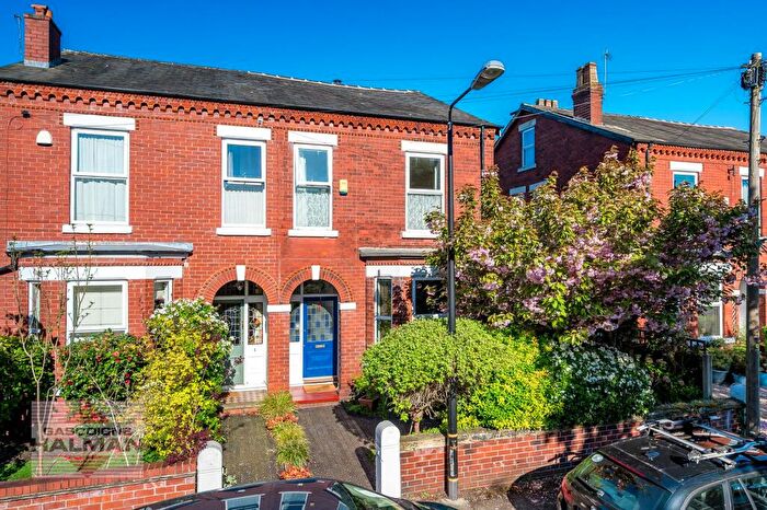 5 Bedroom Semi-Detached House For Sale In Abington Road, Sale, M33