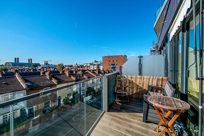 1 Bedroom Flat For Sale In Hawthorne Crescent, London, SE10