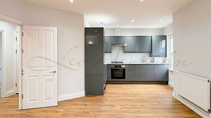 2 Bedroom Flat To Rent In Lindore Road, Clapham, SW11