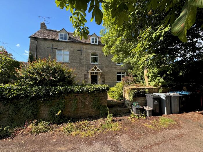 1 Bedroom Apartment To Rent In Lawton Avenue, Carterton, OX18