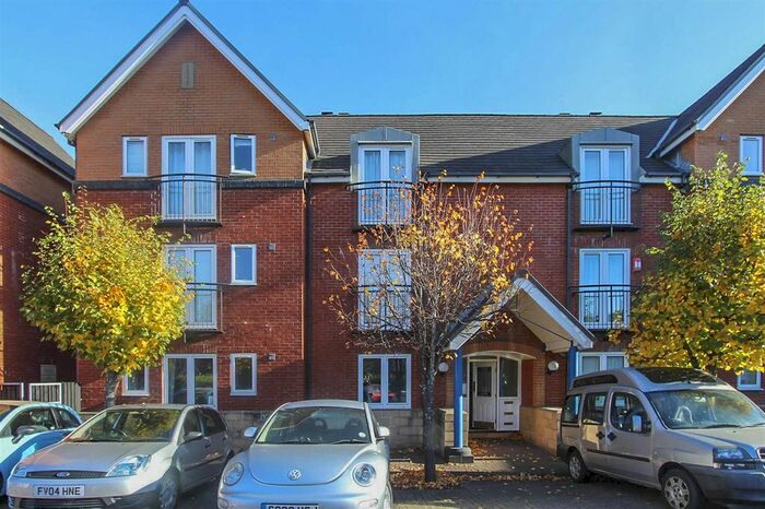 2 Bedroom Flat To Rent In Halliard Court, Barquentine Place, Cardiff CF10