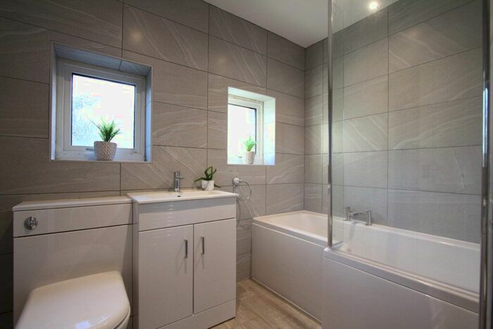 3 Bedroom End Of Terrace House To Rent In Fiennes Road, Banbury, Oxon, OX16