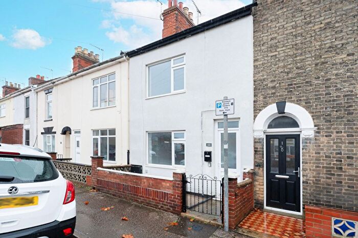 3 Bedroom Terraced House For Sale In Raglan Street, Lowestoft, NR32