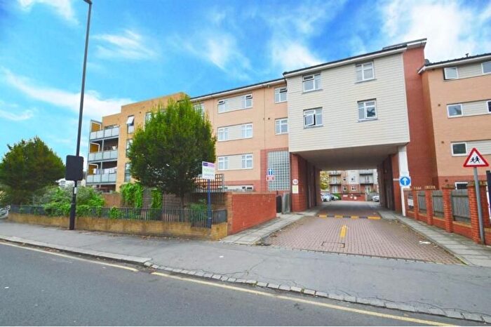 1 Bedroom Flat To Rent In Groombridge Court, Hogarth Crescent, Croydon, CR0