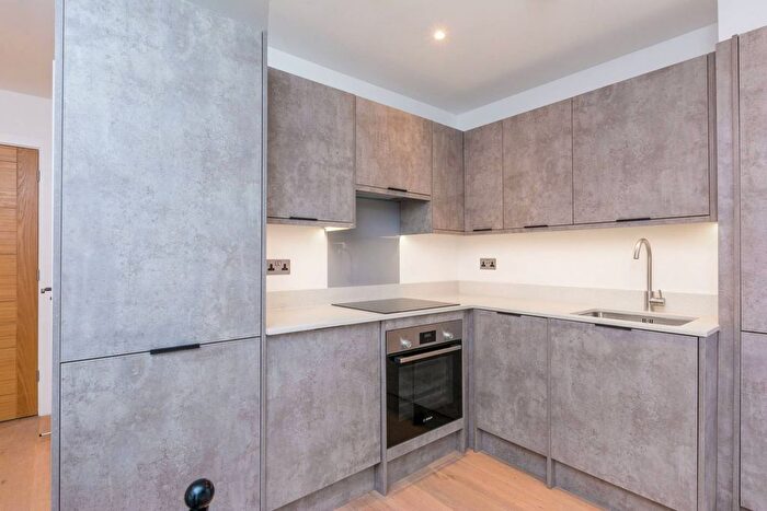 1 Bedroom Flat To Rent In Kingston Road, Wimbledon, London, SW20