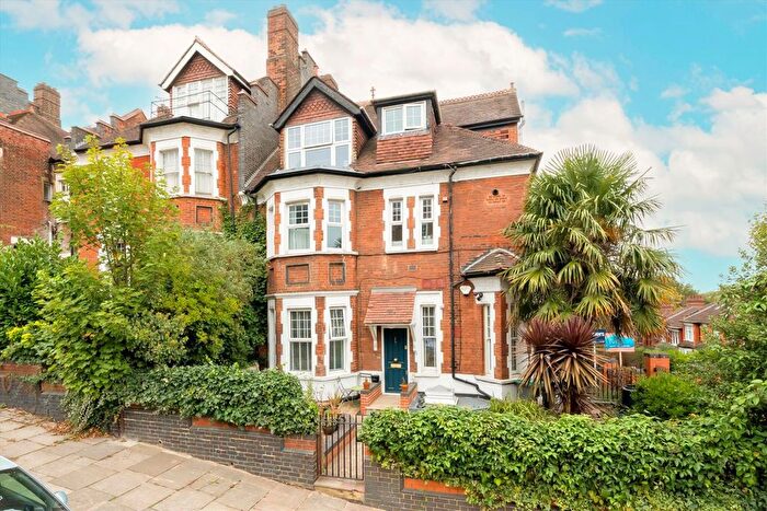 1 Bedroom Flat To Rent In Grosvenor Gardens, London, N10