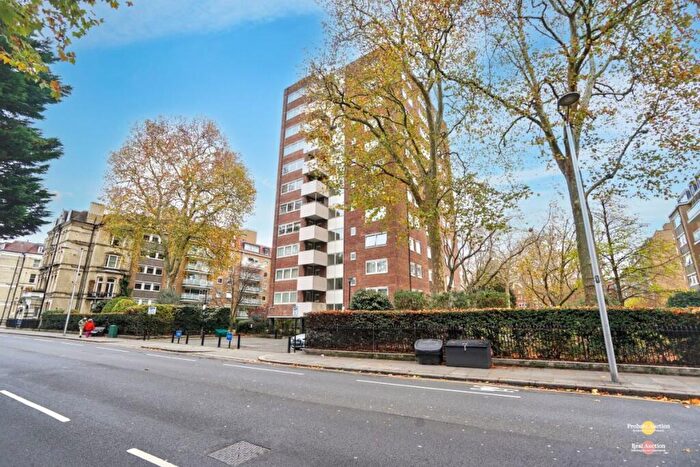 2 Bedroom Flat For Sale In Flat Elm Park House, Fulham Road, London, SW10