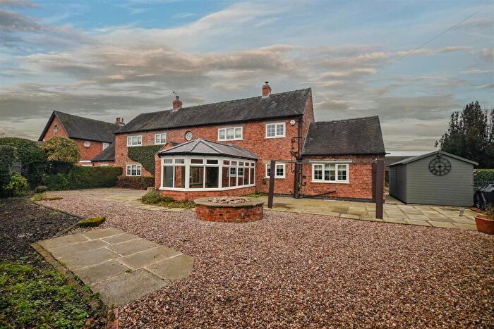 3 Bedroom Barn Conversion For Sale In Coach House, Hoon Ridge, Hilton, DE65