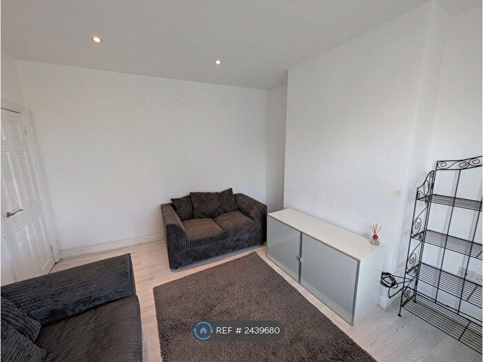 2 Bedroom Maisonette To Rent In Elmdene Road, London, SE18