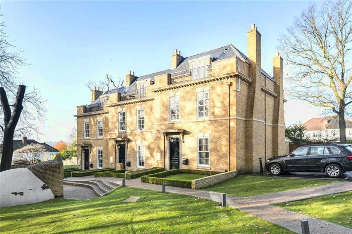 4 Bedroom End Of Terrace House To Rent In Lipton Close, London, N14