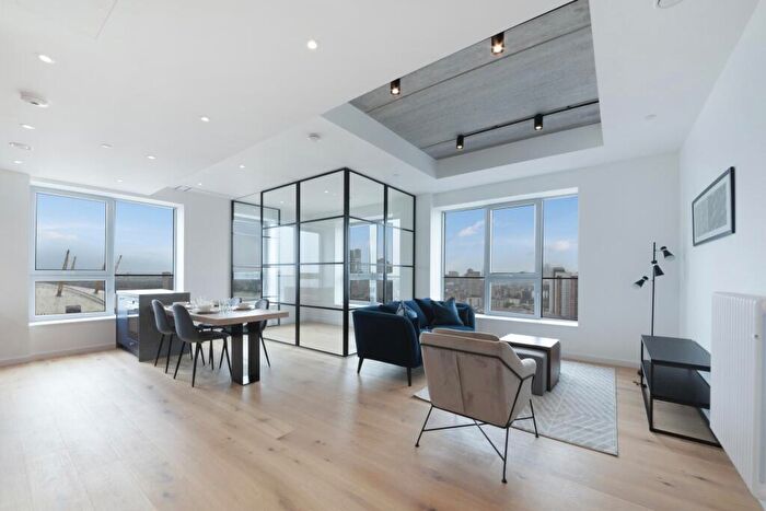 2 Bedroom Apartment For Sale In Douglass Tower, Goodluck Hope, London, E14