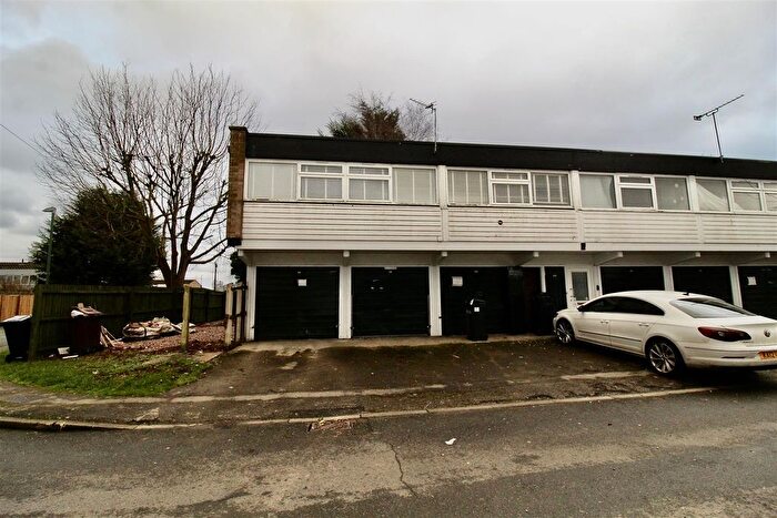 2 Bedroom Flat For Sale In Hilleys Croft, Fordbridge, Birmingham, B37