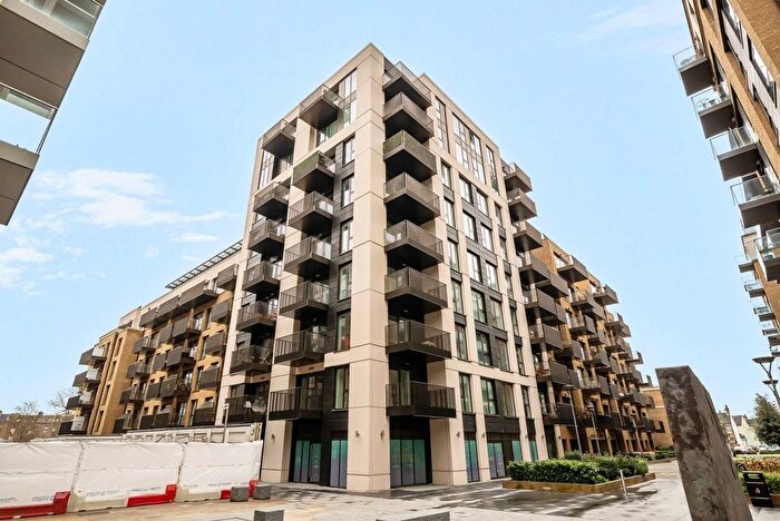 2 Bedroom Flat To Rent In Parr's Way, Hammersmith, London, W6