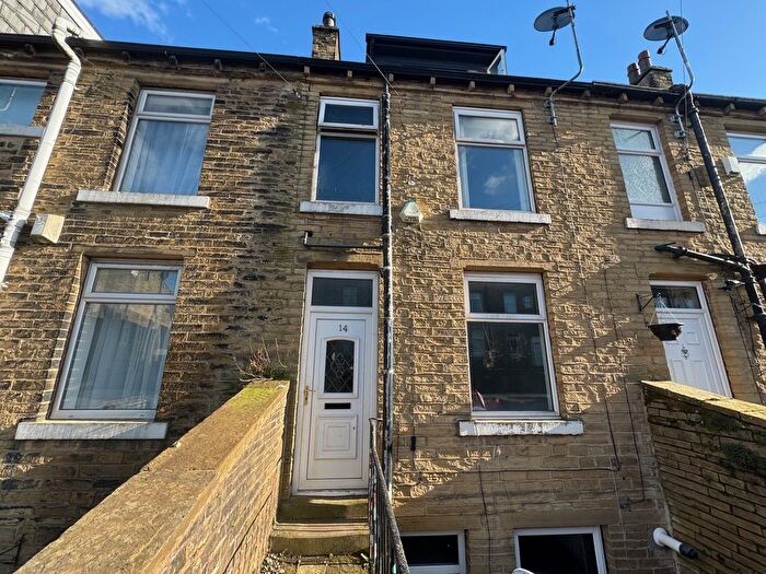 3 Bedroom Terraced House To Rent In Grape Street, Bradford, West Yorkshire, BD15