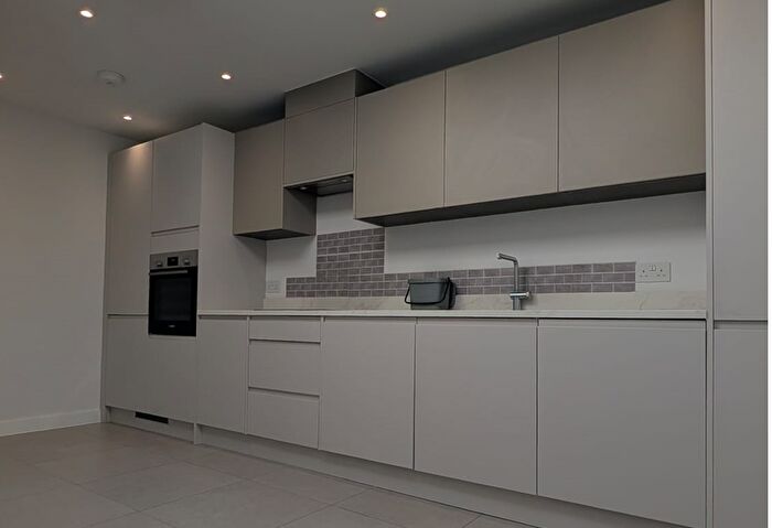 2 Bedroom Flat To Rent In Angel Lane, Tonbridge, TN9