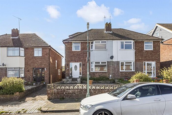 4 Bedroom Semi-Detached House For Sale In Applesham Way, South Portslade, Brighton, BN41