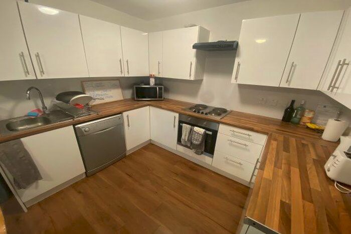 6 Bedroom Property To Rent In Raymond Crescent, Guildford, GU2