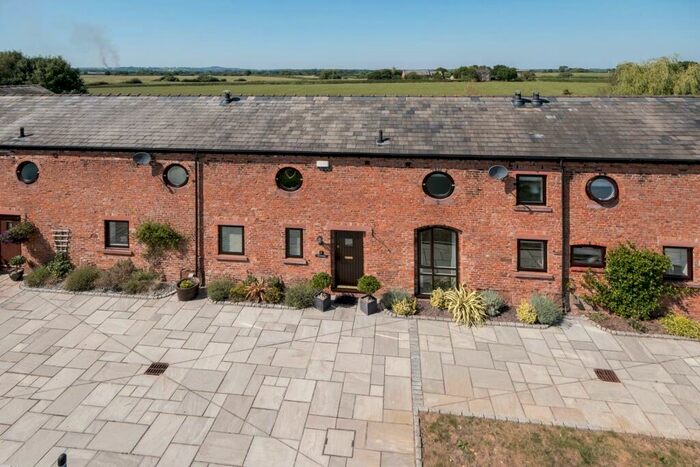 4 Bedroom Barn Conversion For Sale In Long Lane, Wettenhall, CW7