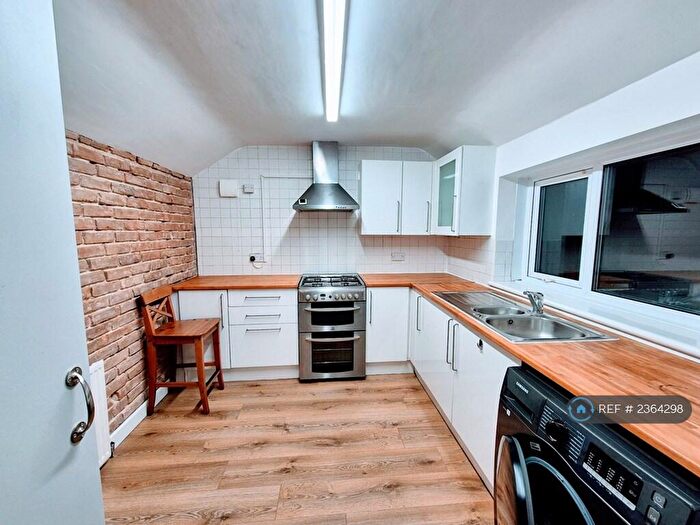 1 Bedroom Flat To Rent In Eclipse Street, Cardiff, CF24