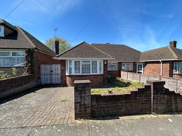 2 Bedroom Semi Detached Bungalow For Sale In Granby Road, LU4