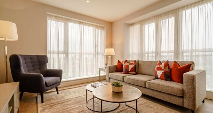 2 Bedroom Apartment To Rent In Westferry Circus, London, E14