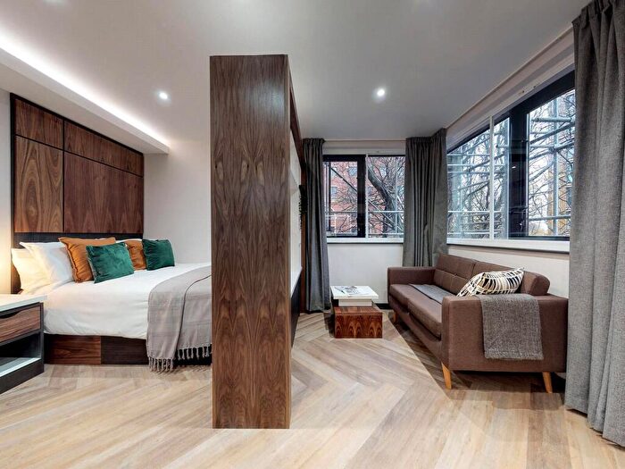 Apartment To Rent In Apt, Live Oasis Belgrave Street #, LS2