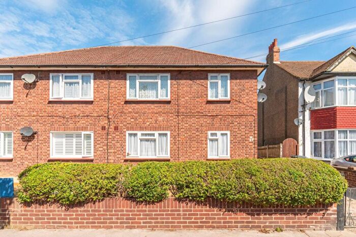 2 Bedroom Maisonette For Sale In Winterbourne Road, Thornton Heath, CR7