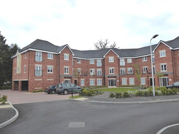2 Bedroom Flat To Rent In Flat, Watermill Place, Wildflower Drive, Calcot, Reading, Berkshire, RG31