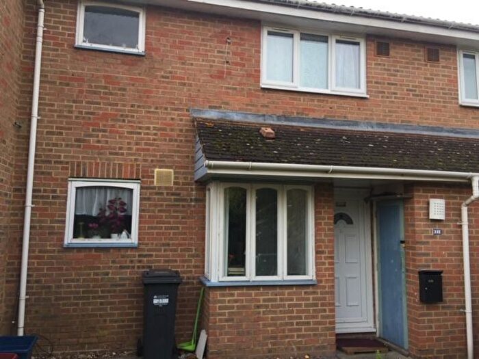 1 Bedroom End Of Terrace House For Sale In Beaulieu Close, Hounslow, TW4