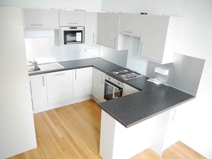 2 Bedroom Flat To Rent In Town Centre, Hatfield, AL10