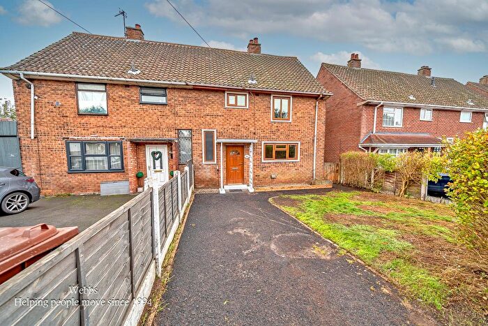 3 Bedroom Semi Detached House For Sale In Arrow Road, Bloxwich, Walsall, WS3