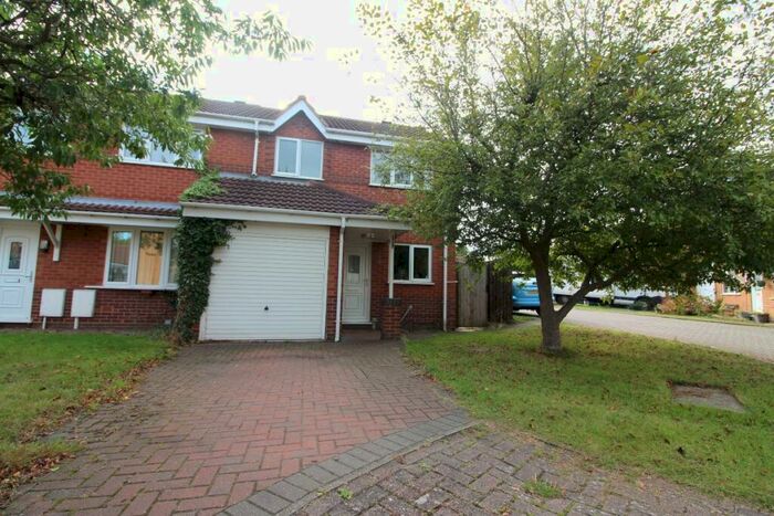 3 Bedroom Semi-Detached House To Rent In Parkstone Close, West Bridgford, NG2