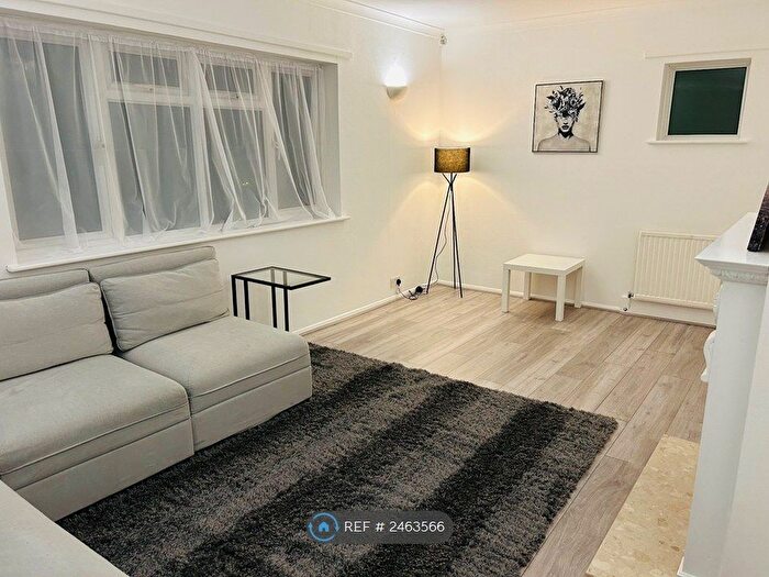 3 Bedroom Semi-Detached House To Rent In Keel Drive, Slough, SL1