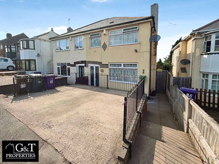 3 Bedroom Semi Detached House For Sale In Mount Road, Lanesfield, Wolverhampton, WV4