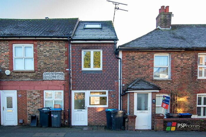 2 Bedroom Property To Rent In Lower Church Road, Burgess Hill, RH15