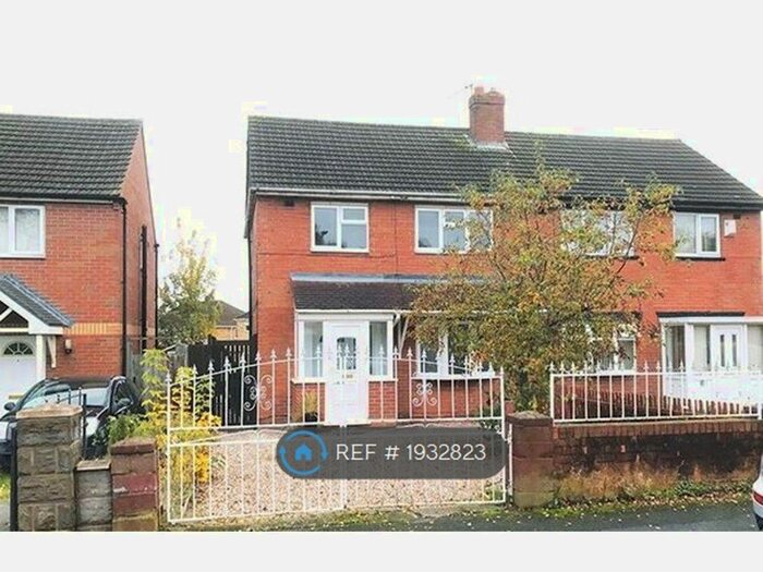 3 Bedroom Semi-Detached House To Rent In Sycamore Road, Wednesbury, WS10
