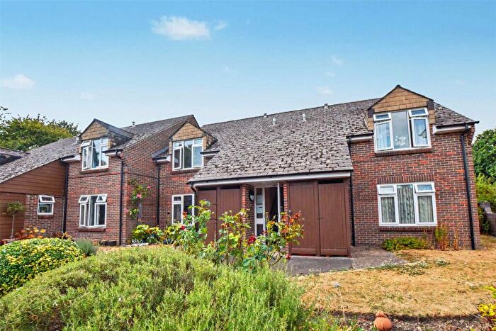 1 Bedroom Apartment For Sale In Thornton End, Holybourne, Alton, Hampshire, GU34
