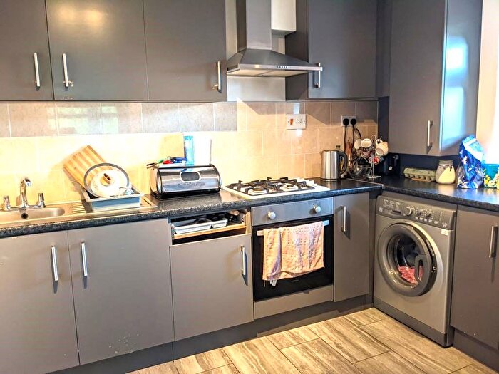 1 Bedroom Flat To Rent In Station Parade, Northolt, UB5