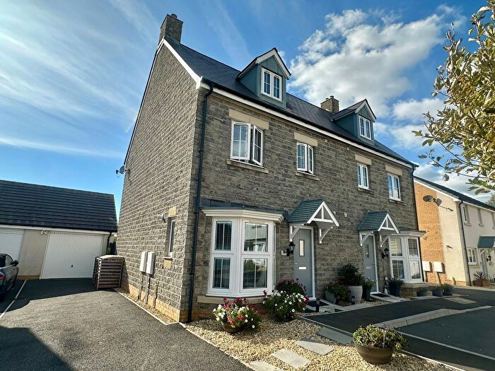 4 Bedroom Semi-Detached House For Sale In Rhes Brickyard Row, Llanelli, SA15