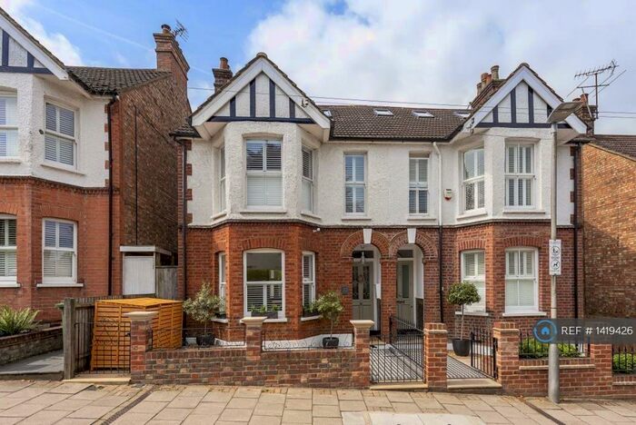 5 Bedroom Semi-Detached House To Rent In Carlisle Avenue, St. Albans, AL3