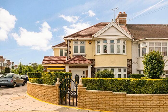3 Bedroom Property For Sale In Rydal Crescent, Perivale, UB6