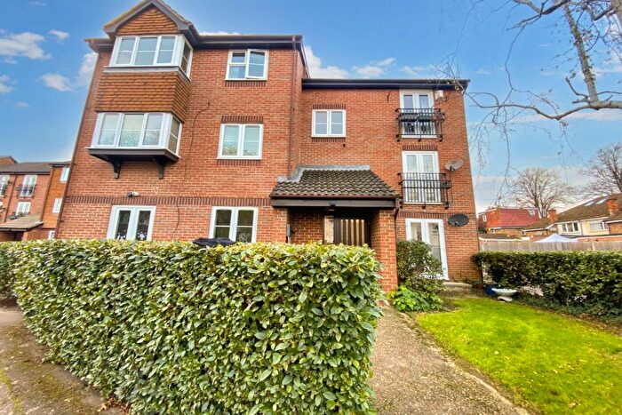 1 Bedroom Flat To Rent In Knowles Close, Yiewsley, UB7