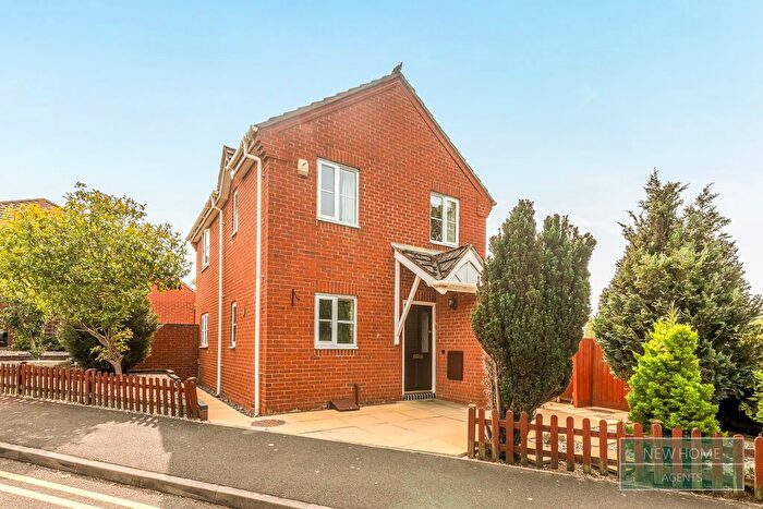 3 Bedroom Detached House For Sale In Goodalls Grove, Evesham, WR11