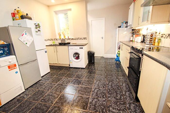 5 Bedroom Terraced House To Rent In Charnwood Grove, West Bridgford, NG2