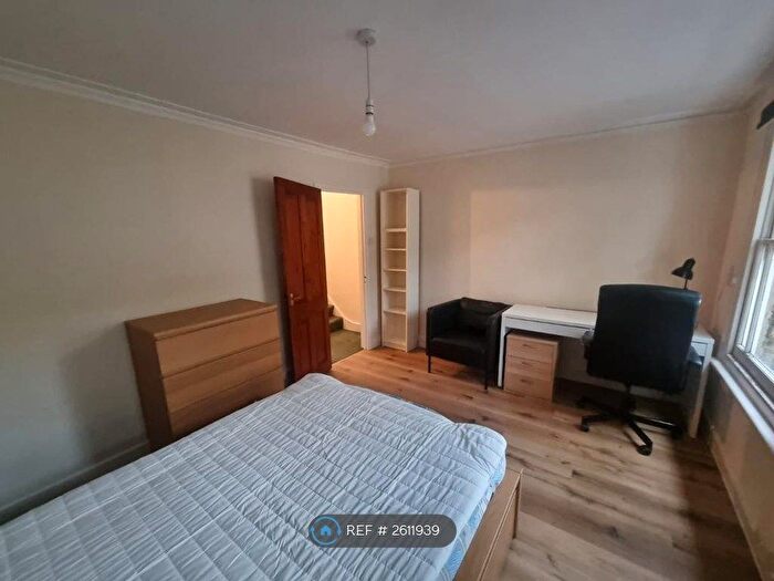4 Bedroom Terraced House To Rent In Henshaw Street, London, SE17