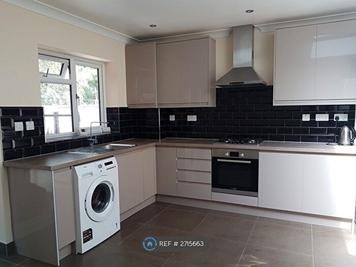 2 Bedroom Flat To Rent In London, London, SW4