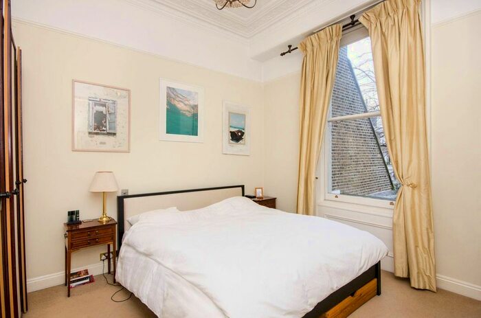 1 Bedroom Flat To Rent In Redcliffe Square, Chelsea, London, SW10